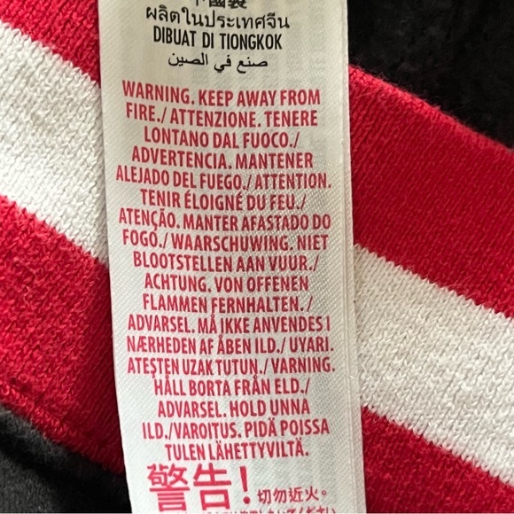 Disneyland Resort Disney World Mickey Christmas Holiday Sweatshirt M Black‎ Red - Picture 15 of 16